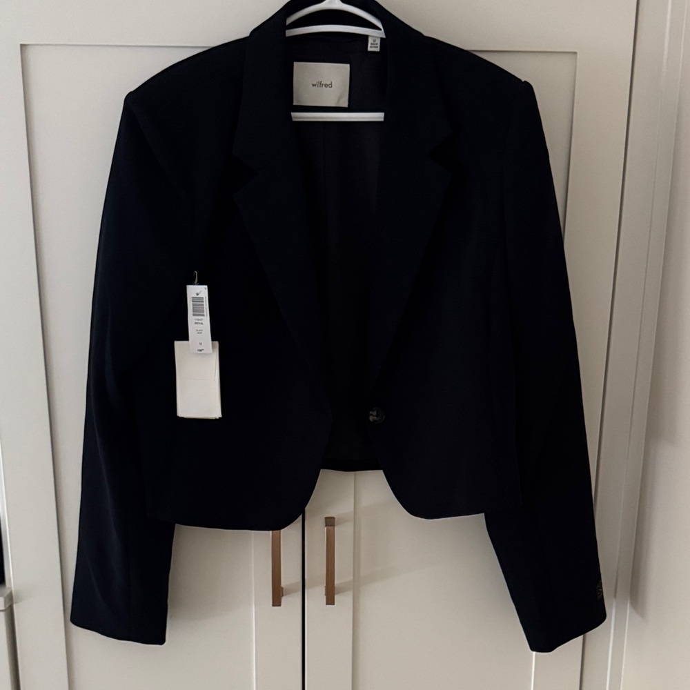 Wilfred Classic Royal Cropped Black Blazer